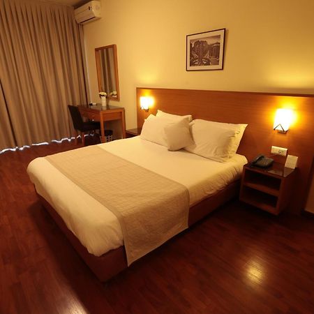 Monteverde Hotel Beit Mery Екстериор снимка