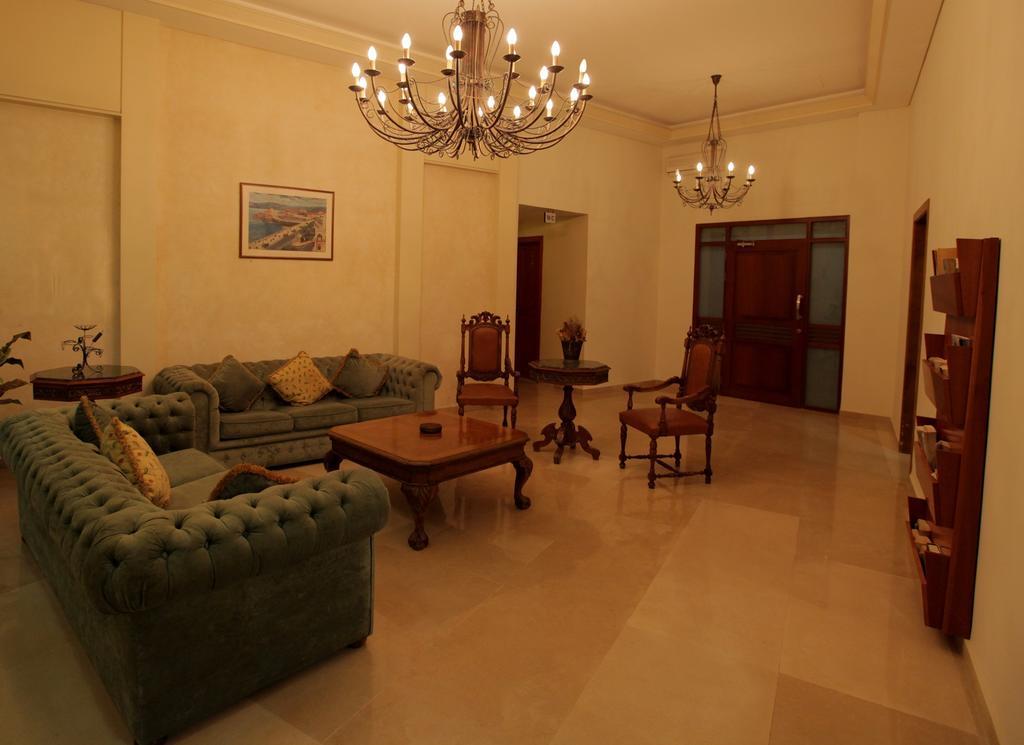 Monteverde Hotel Beit Mery Екстериор снимка