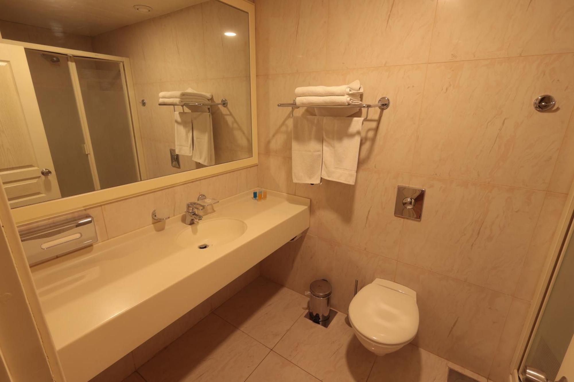 Monteverde Hotel Beit Mery Екстериор снимка