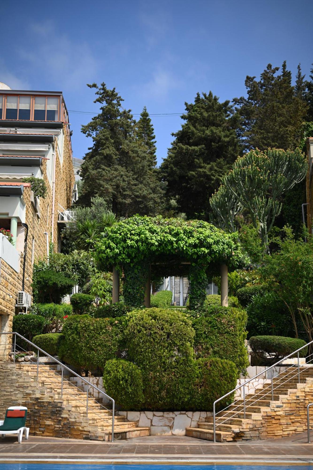 Monteverde Hotel Beit Mery Екстериор снимка