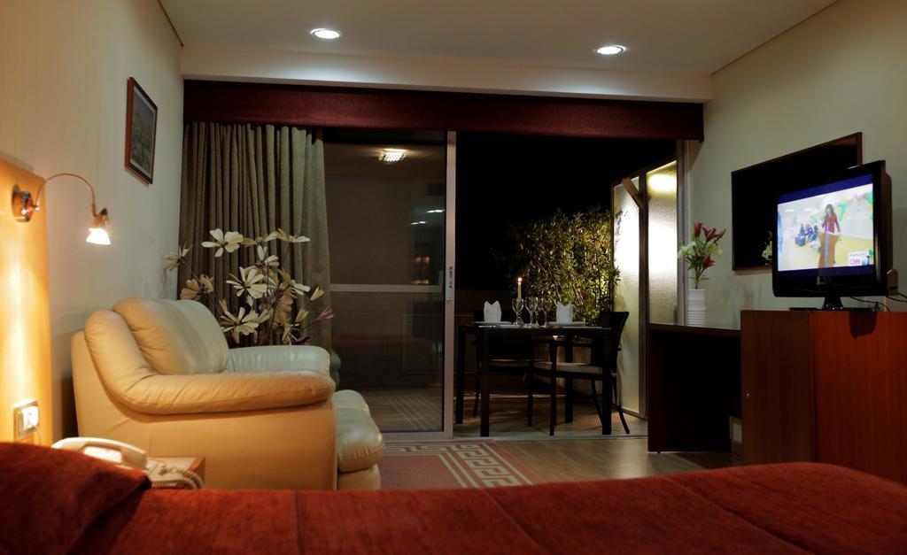 Monteverde Hotel Beit Mery Екстериор снимка