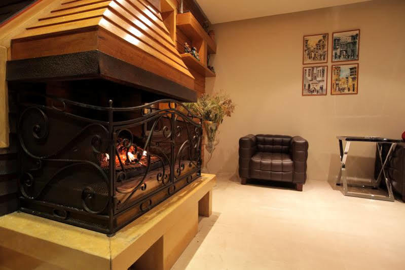 Monteverde Hotel Beit Mery Екстериор снимка