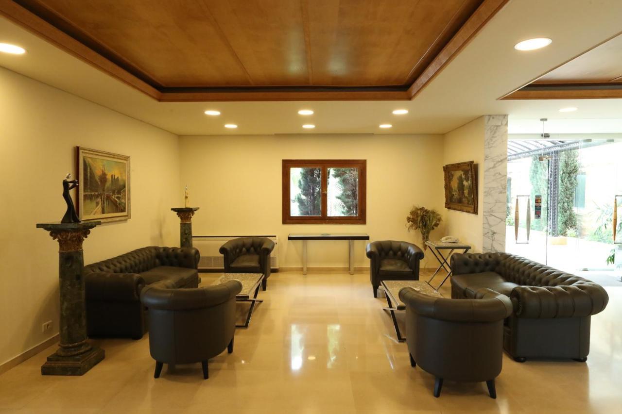 Monteverde Hotel Beit Mery Екстериор снимка